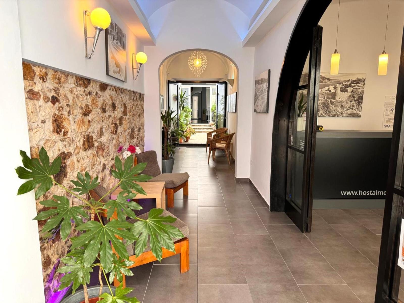 Hostal Mediterráneo Tossa de Mar Exterior foto