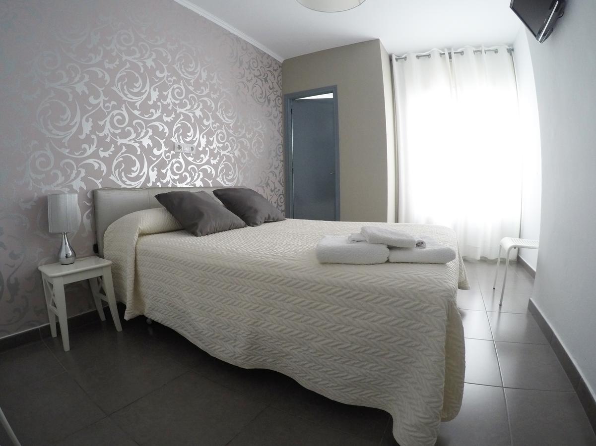 Hostal Mediterráneo Tossa de Mar Habitación foto
